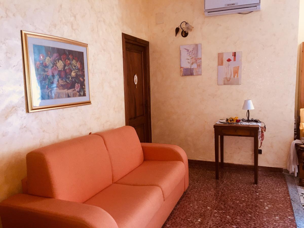 B&B Il Tulipano Sul Lago Colle di Tora Kültér fotó